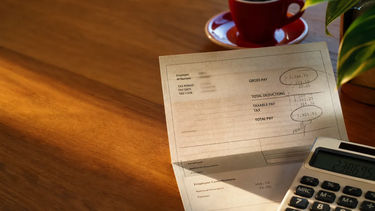 32000 brut en net : calcul du salaire mensuel en 2026
